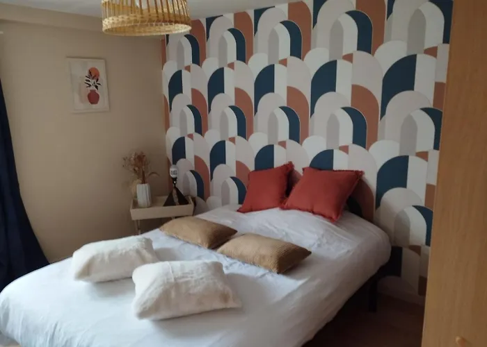 T2 Renove Avec Parking Prive A Proximite De Lyon