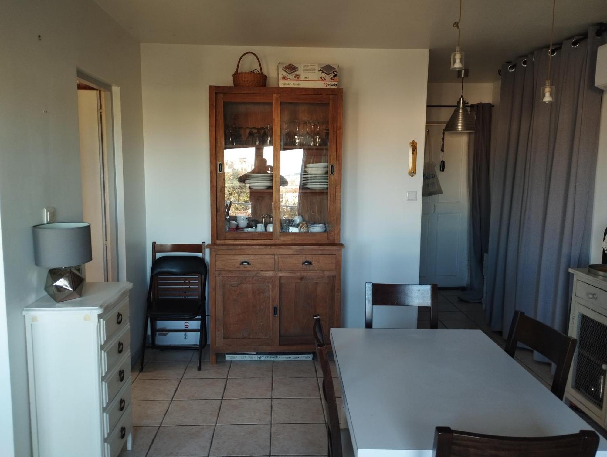 Apartment T2 Renove Avec Parking Prive A Proximite De Lyon