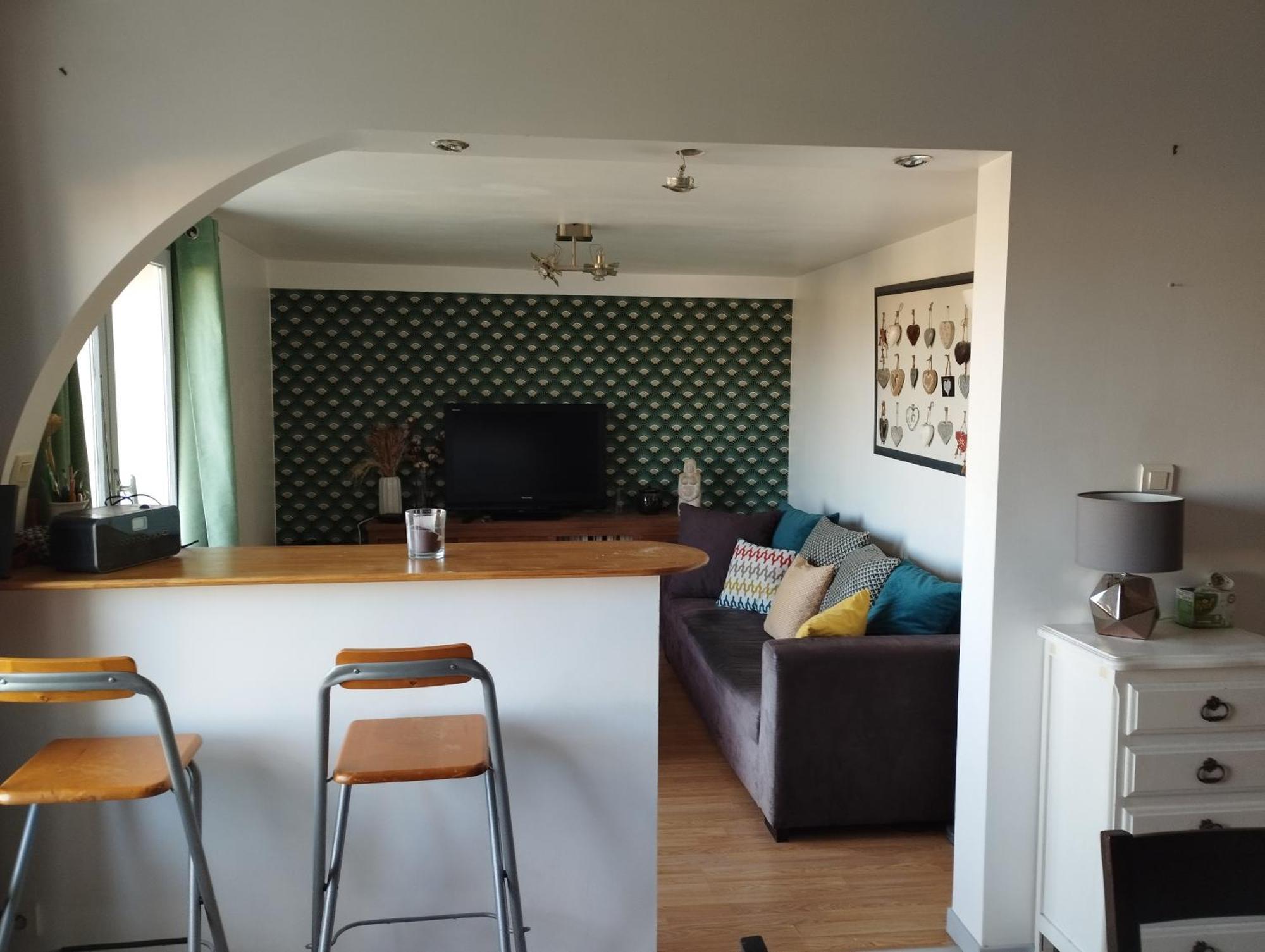 T2 Renove Avec Parking Prive A Proximite De Lyon *